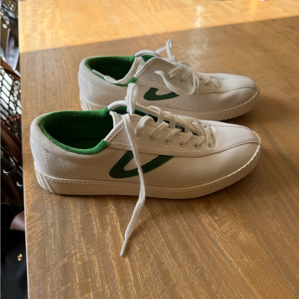 Tretorn tennis shoes